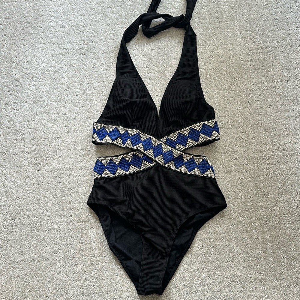 *NWT* Cupshe - Geo Stitching Cutout One Piece Swimsuit
